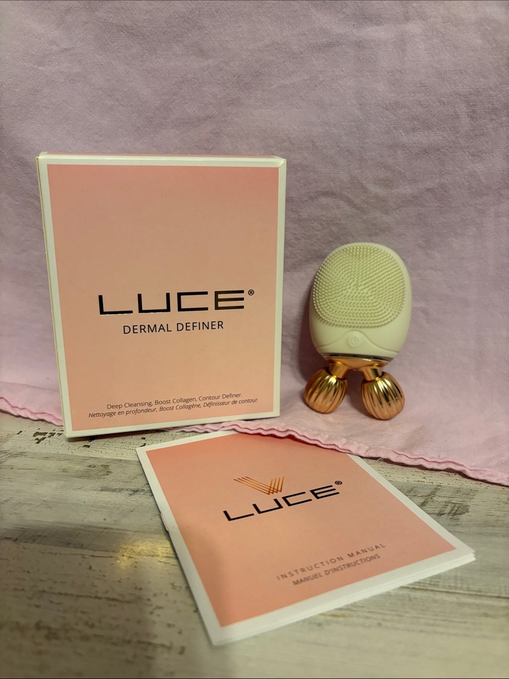 NIB LUCE Dermal Definer Facial Cleansing & Contour Tool - Cream with Gold